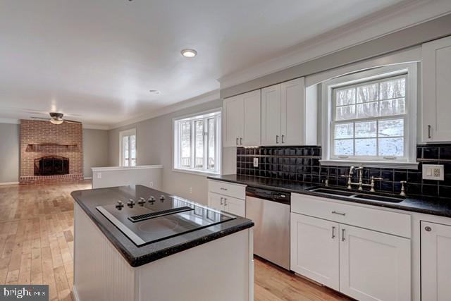 LAUREL ESTATES - Residential