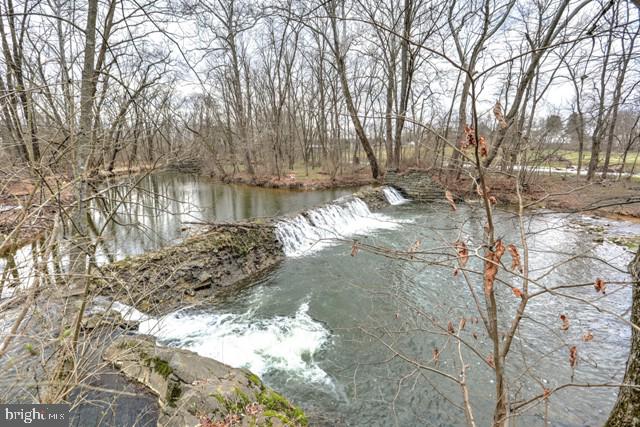 LAUREL ESTATES - Residential