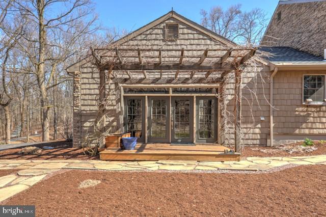 LAUREL ESTATES - Residential