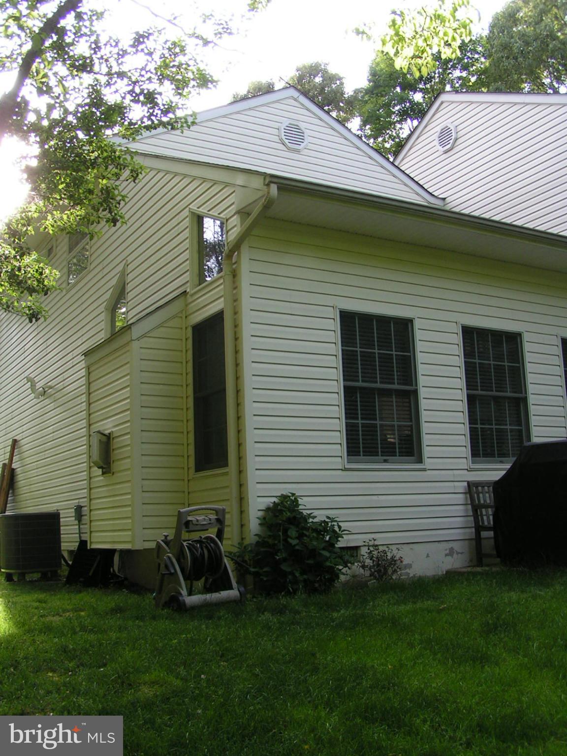 SYCAMORE HOLLOW OF WLDWD - Residential Lease