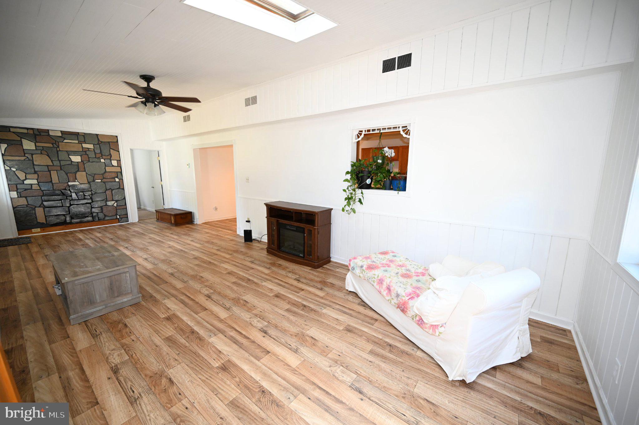 GOLDEN BEACH - Residential