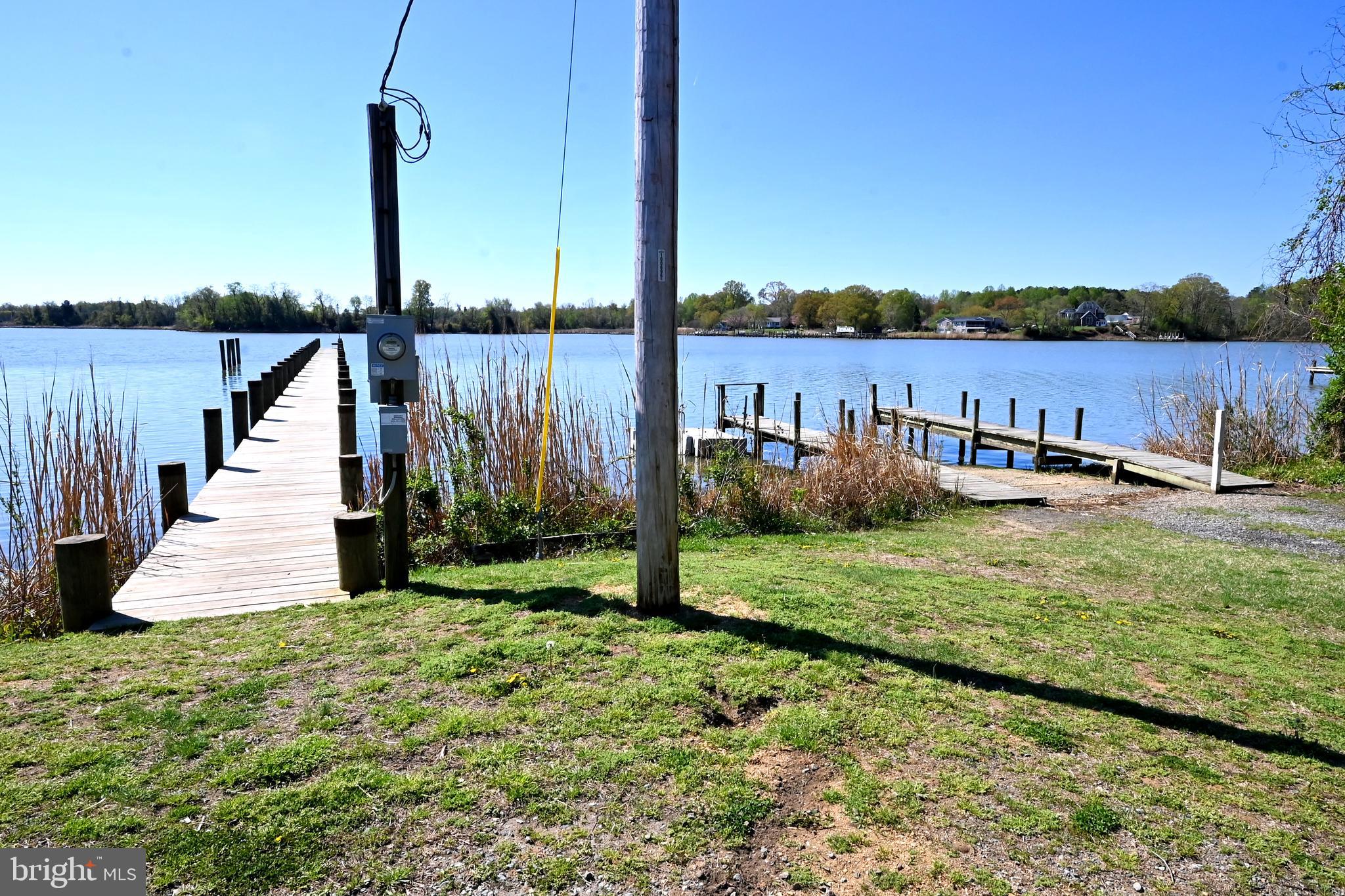 GOLDEN BEACH - Residential