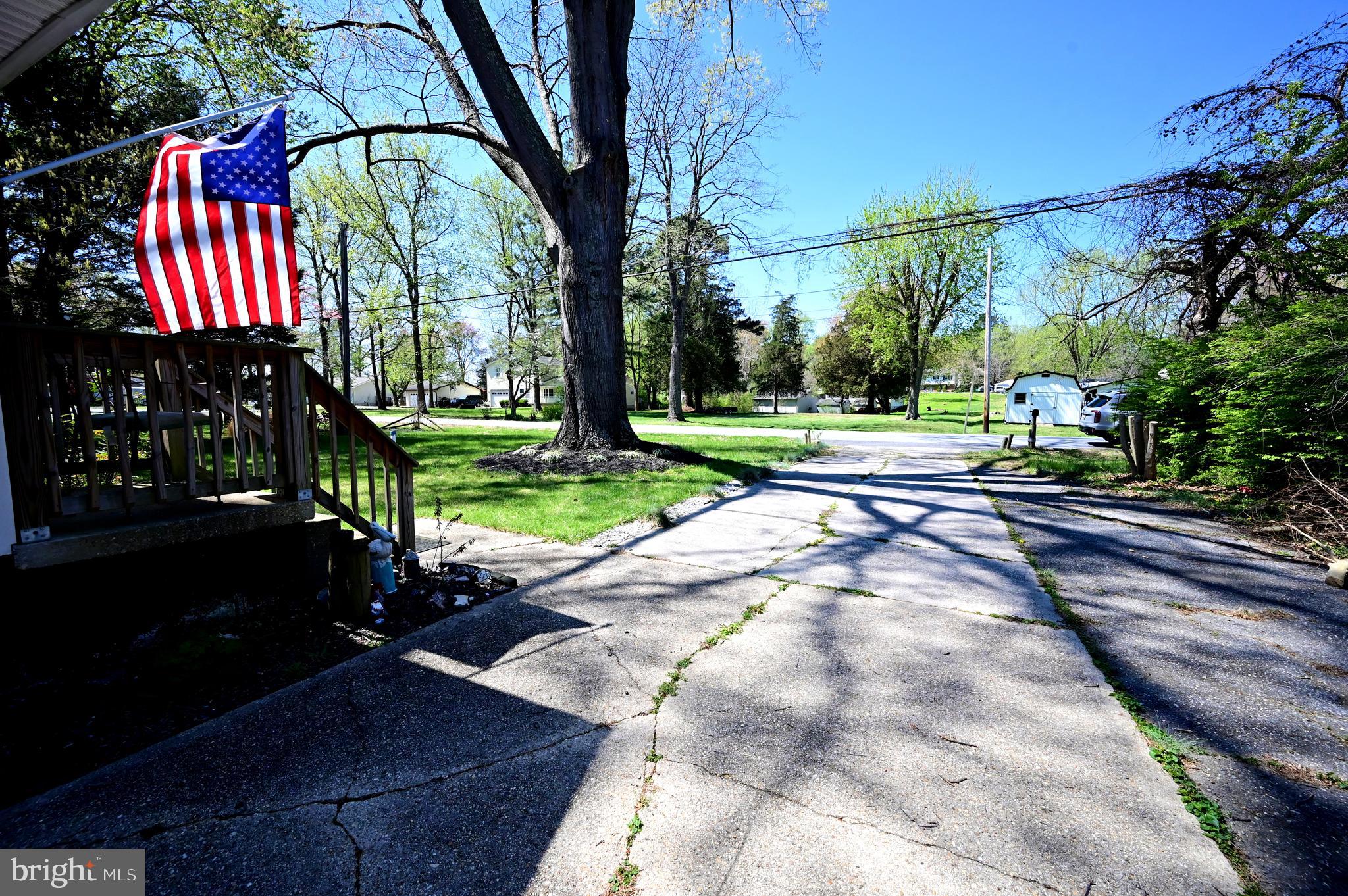 GOLDEN BEACH - Residential