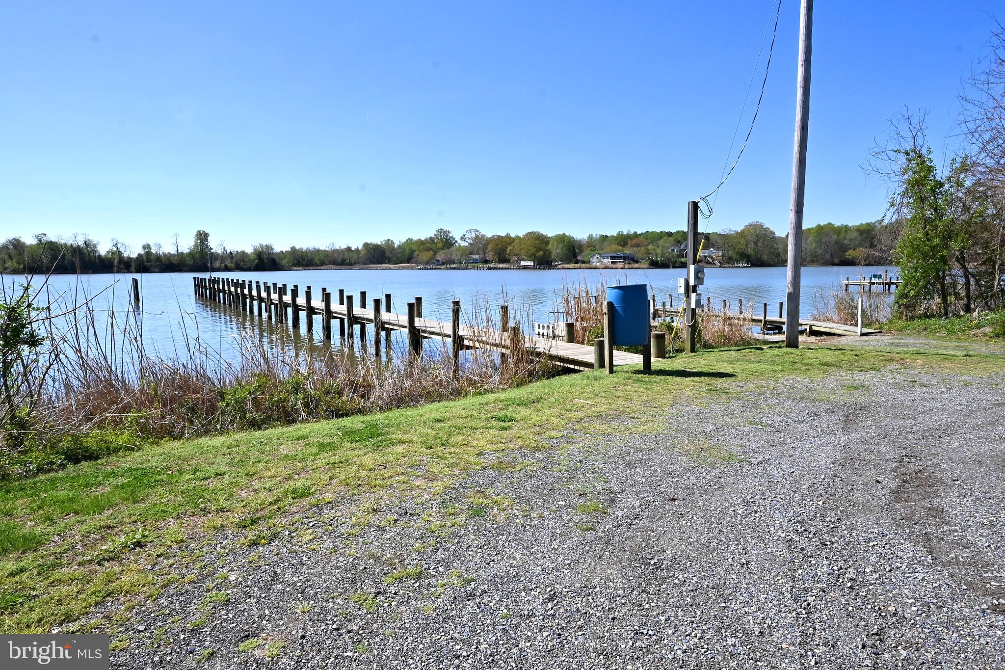 GOLDEN BEACH - Residential