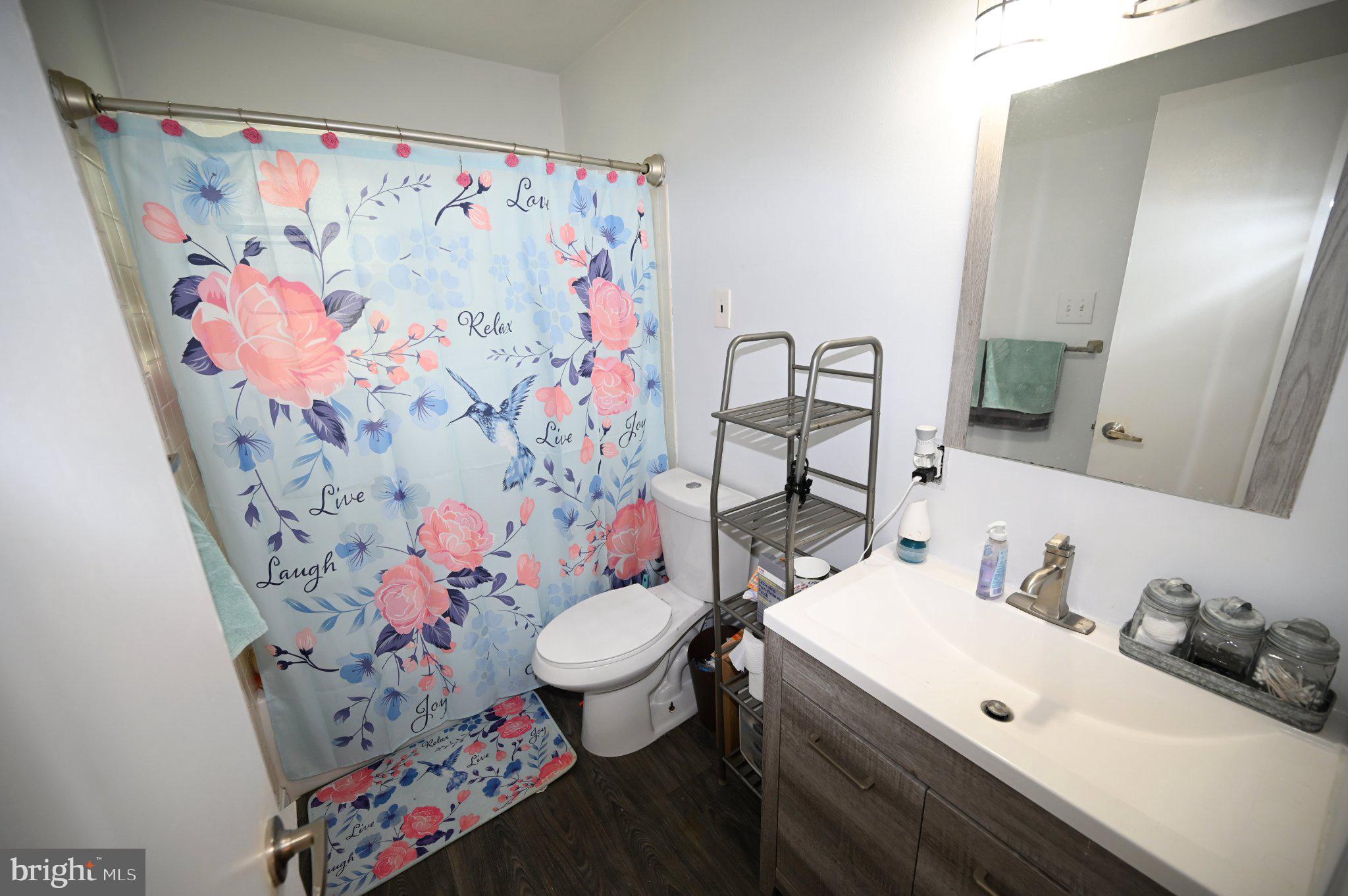 GOLDEN BEACH - Residential