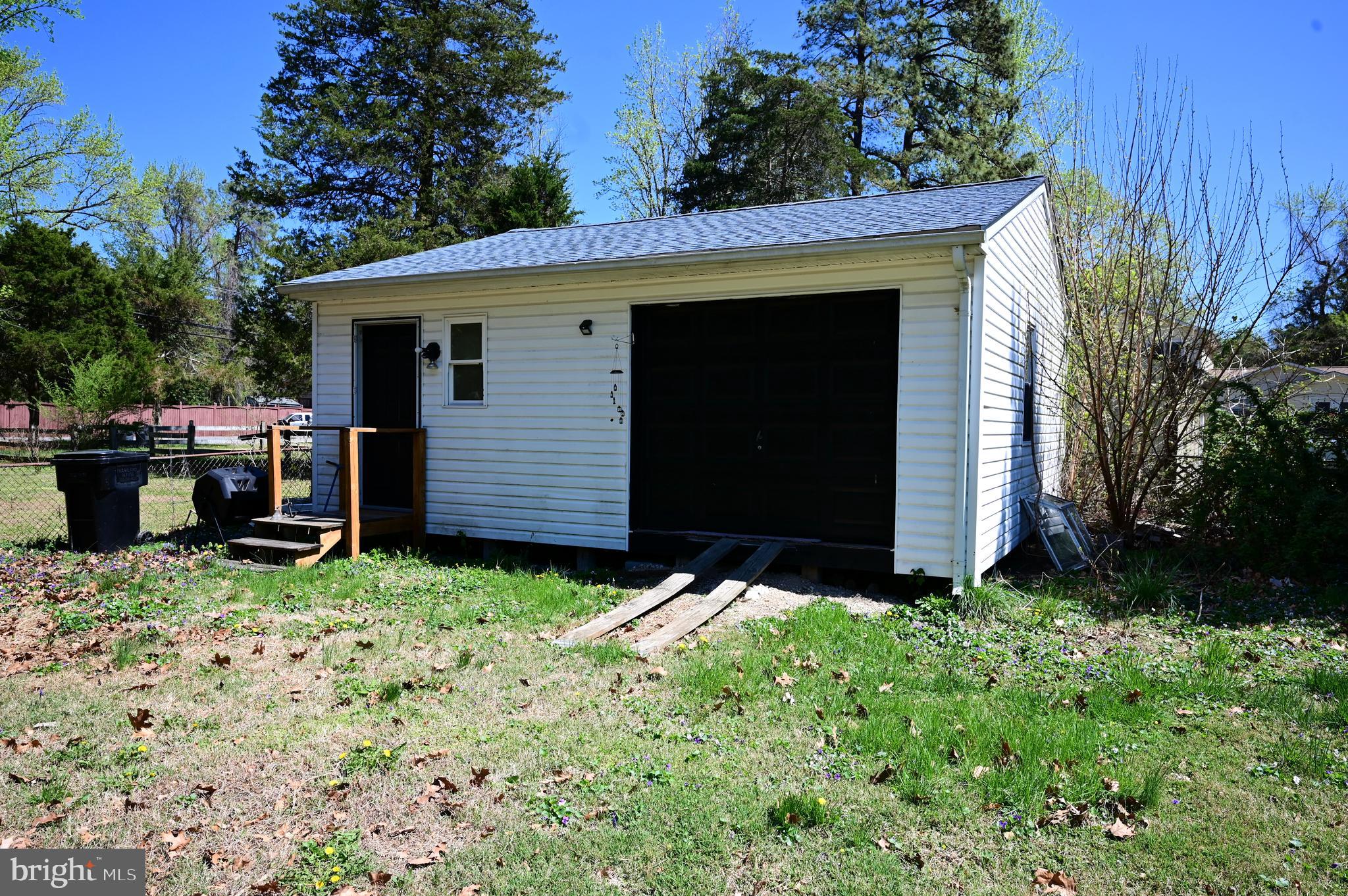 GOLDEN BEACH - Residential