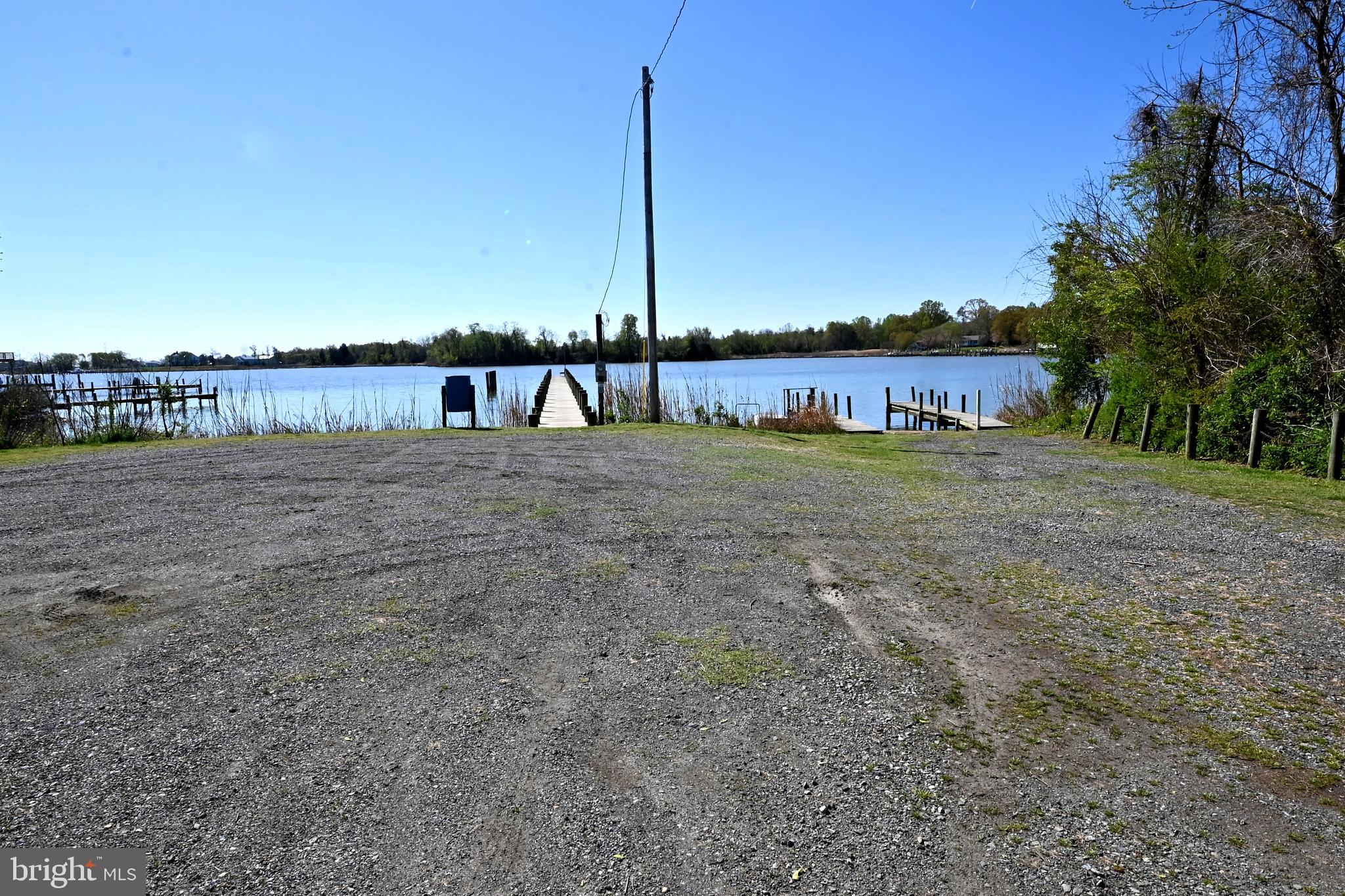GOLDEN BEACH - Residential