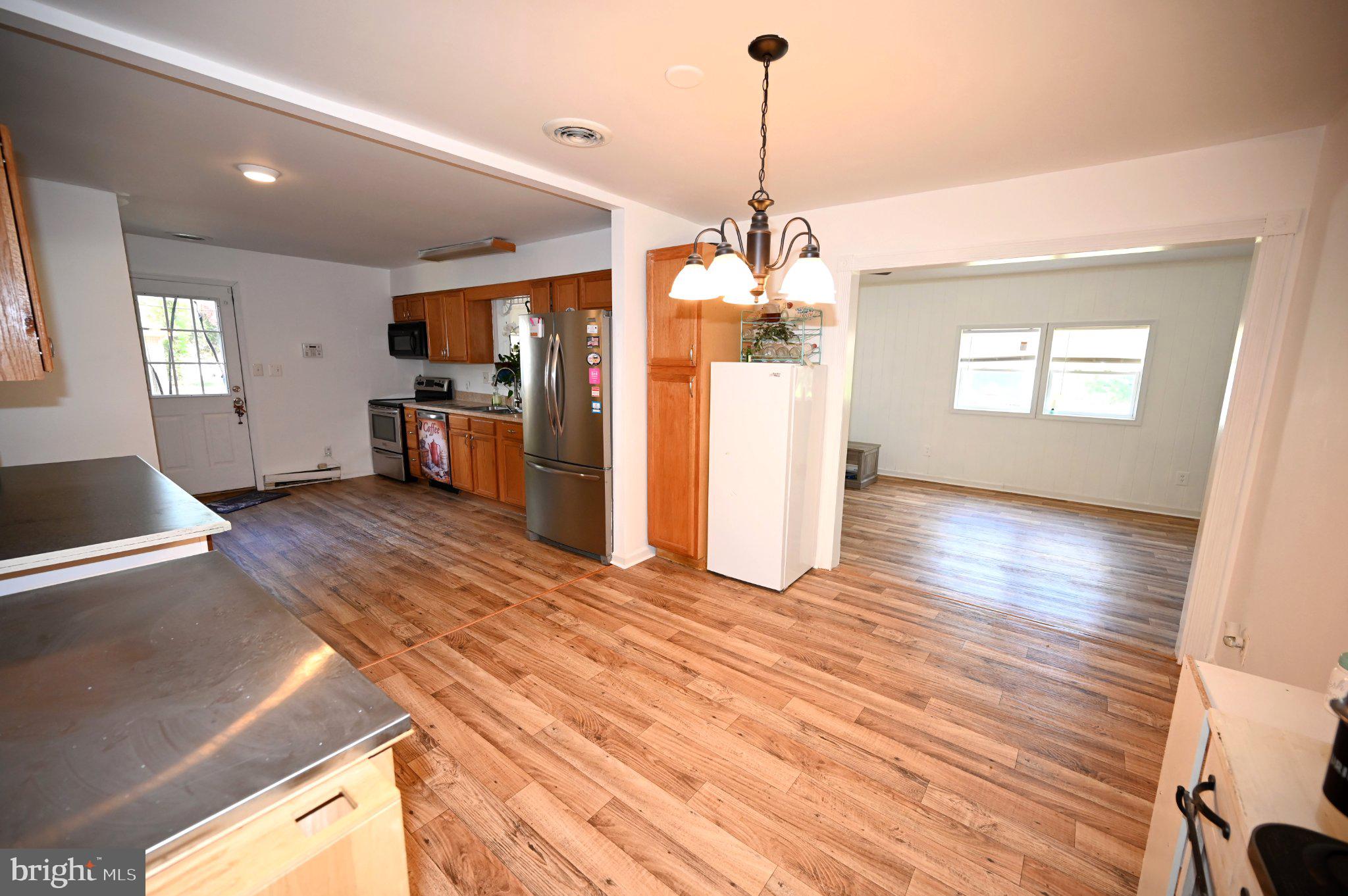 GOLDEN BEACH - Residential