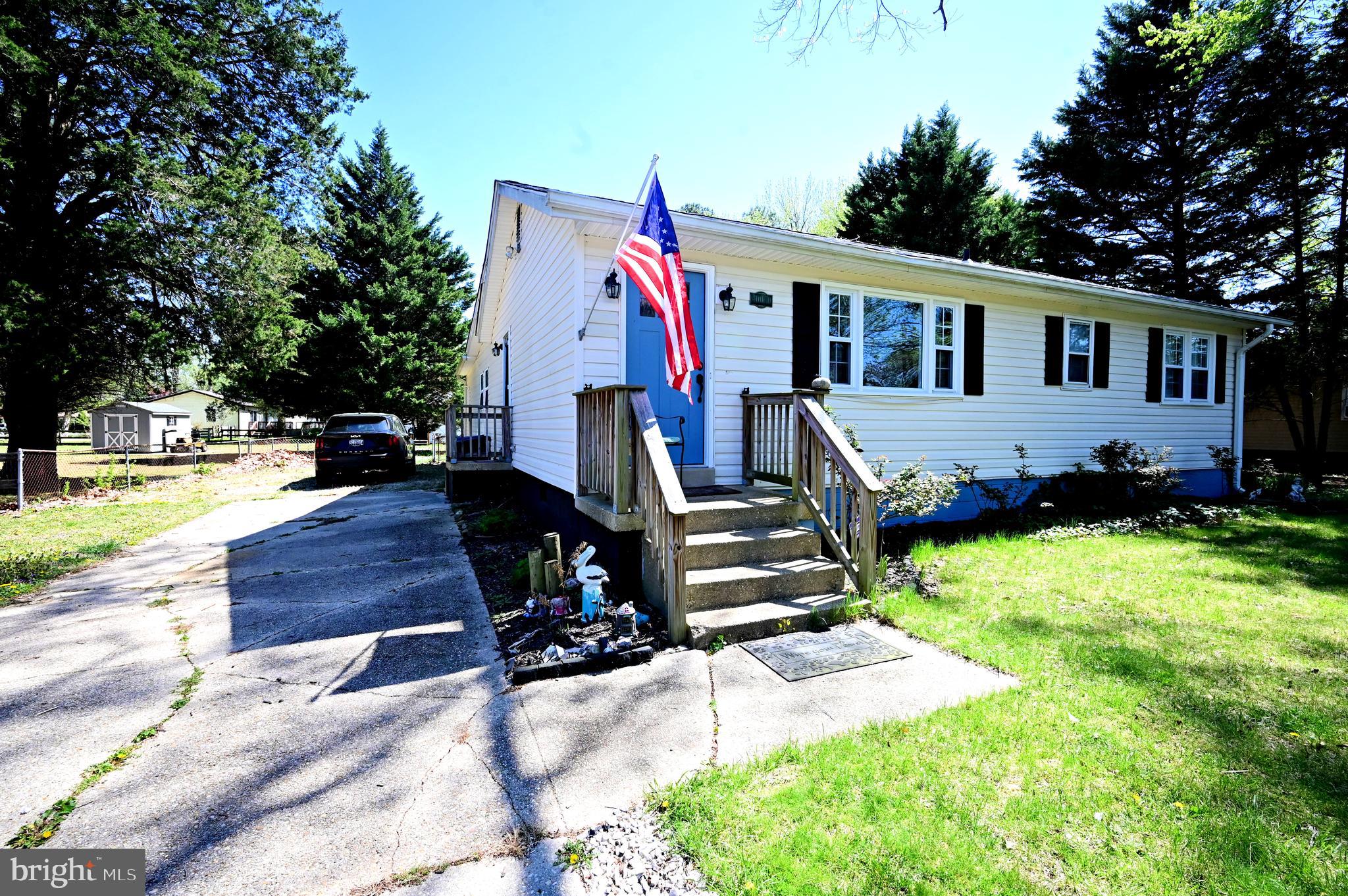GOLDEN BEACH - Residential