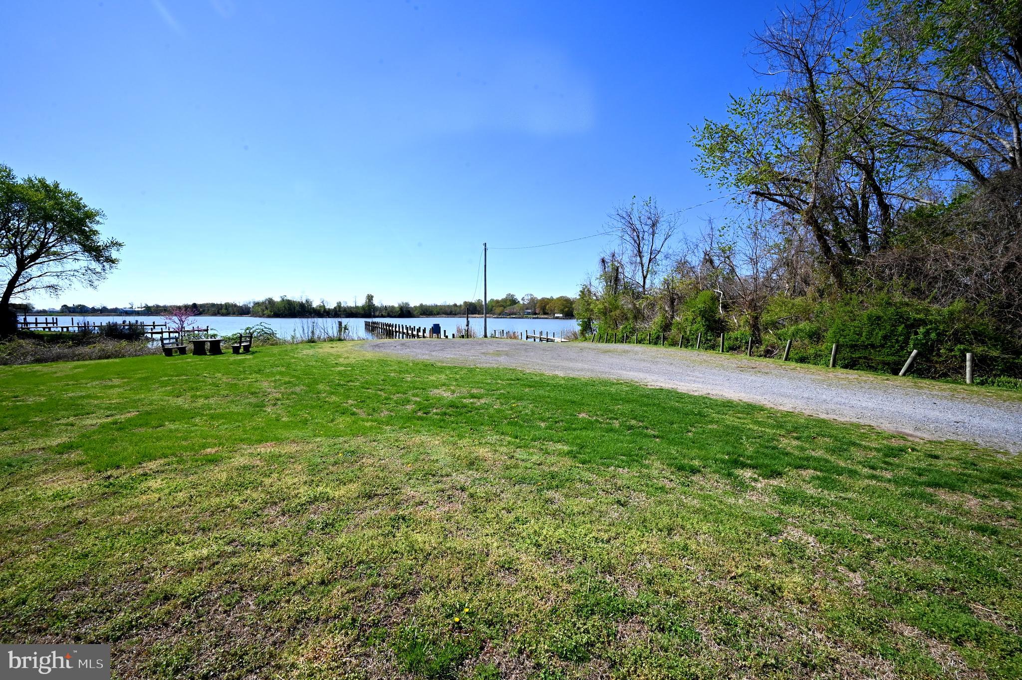 GOLDEN BEACH - Residential