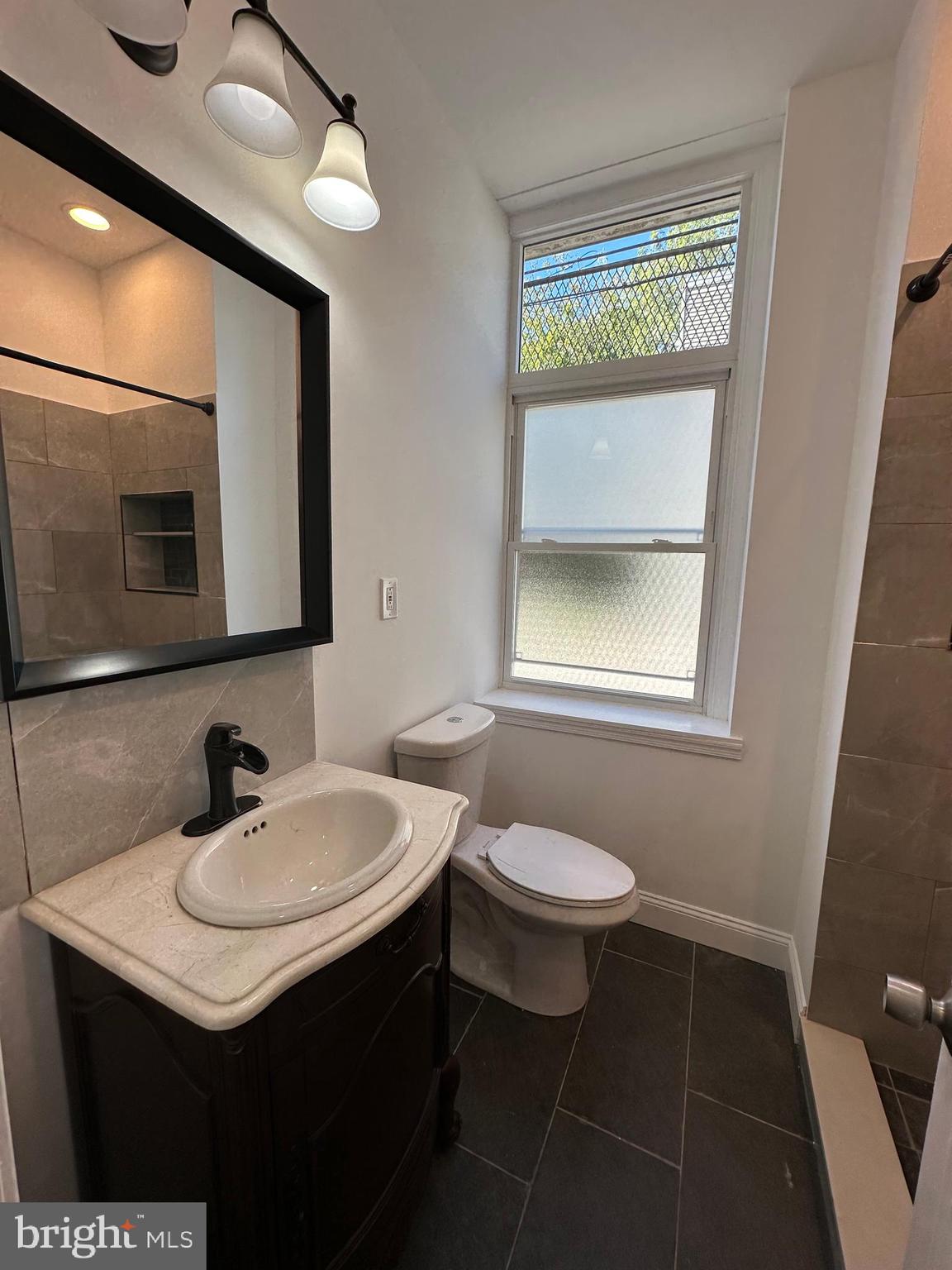 TEMPLE UNIVERSITY - Residential Lease