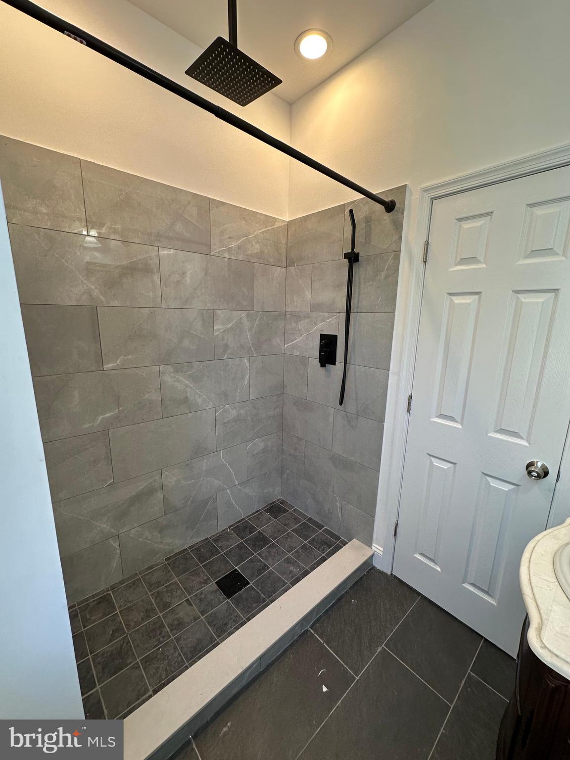 TEMPLE UNIVERSITY - Residential Lease