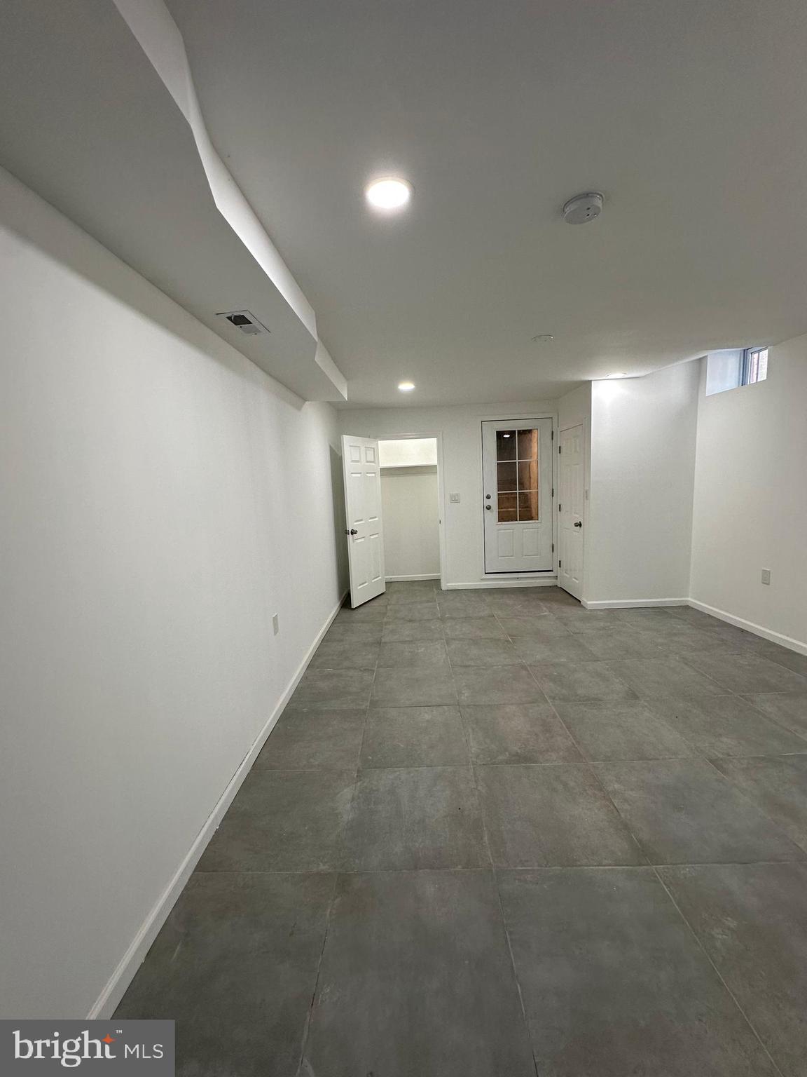 TEMPLE UNIVERSITY - Residential Lease