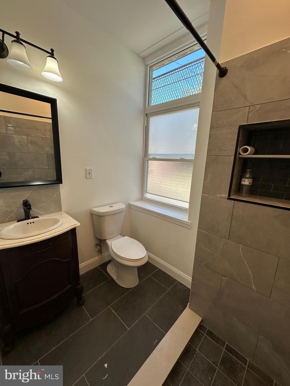 TEMPLE UNIVERSITY - Residential Lease