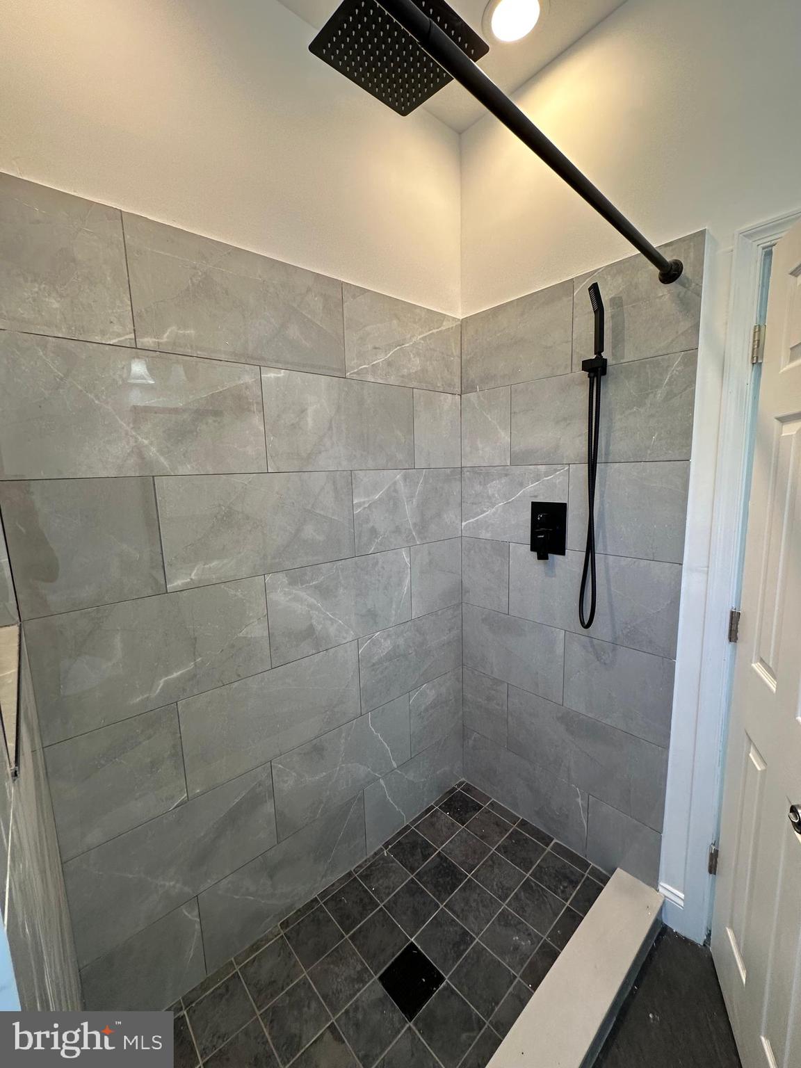 TEMPLE UNIVERSITY - Residential Lease