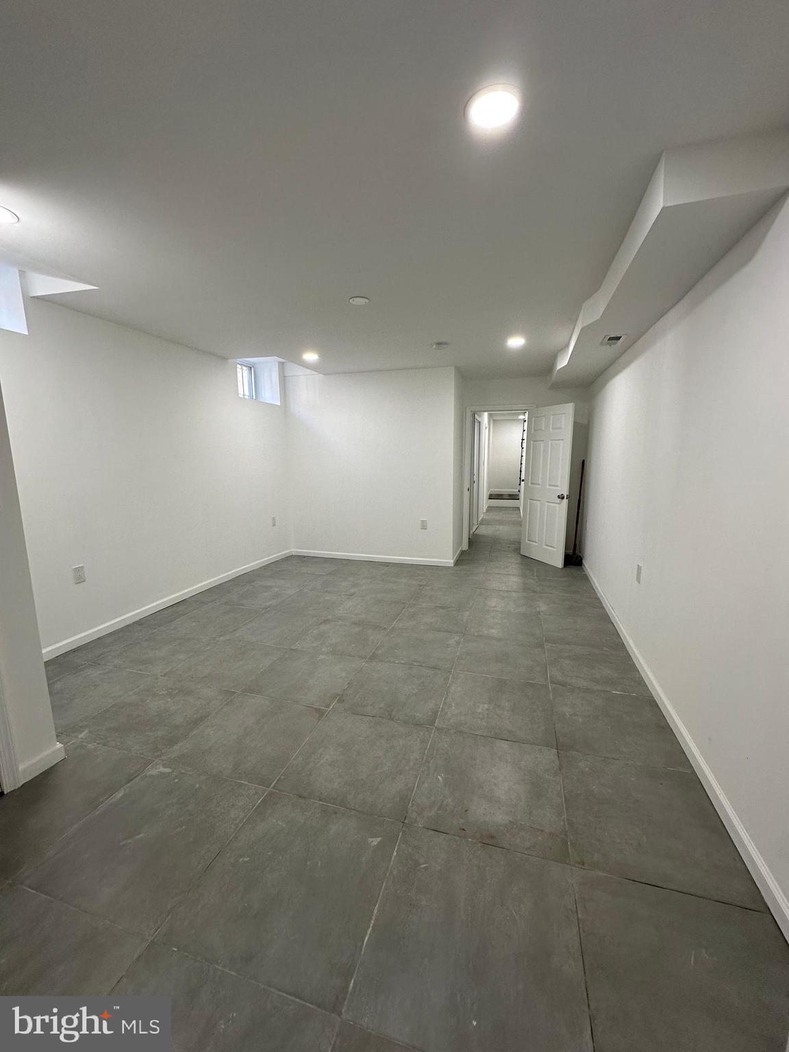 TEMPLE UNIVERSITY - Residential Lease