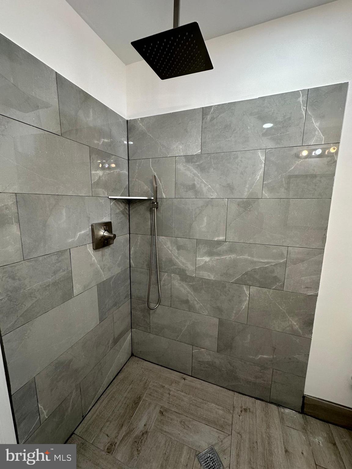 TEMPLE UNIVERSITY - Residential Lease