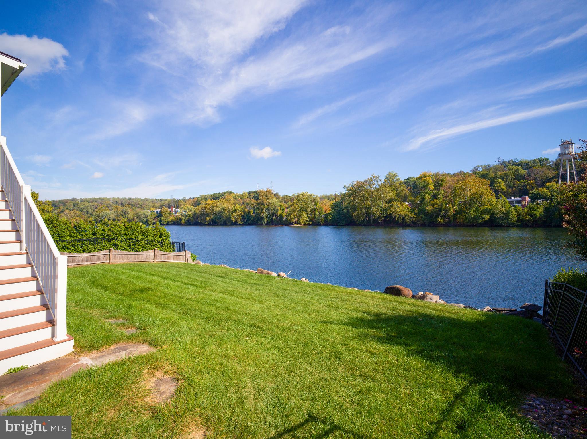 GLADWYNE - Residential