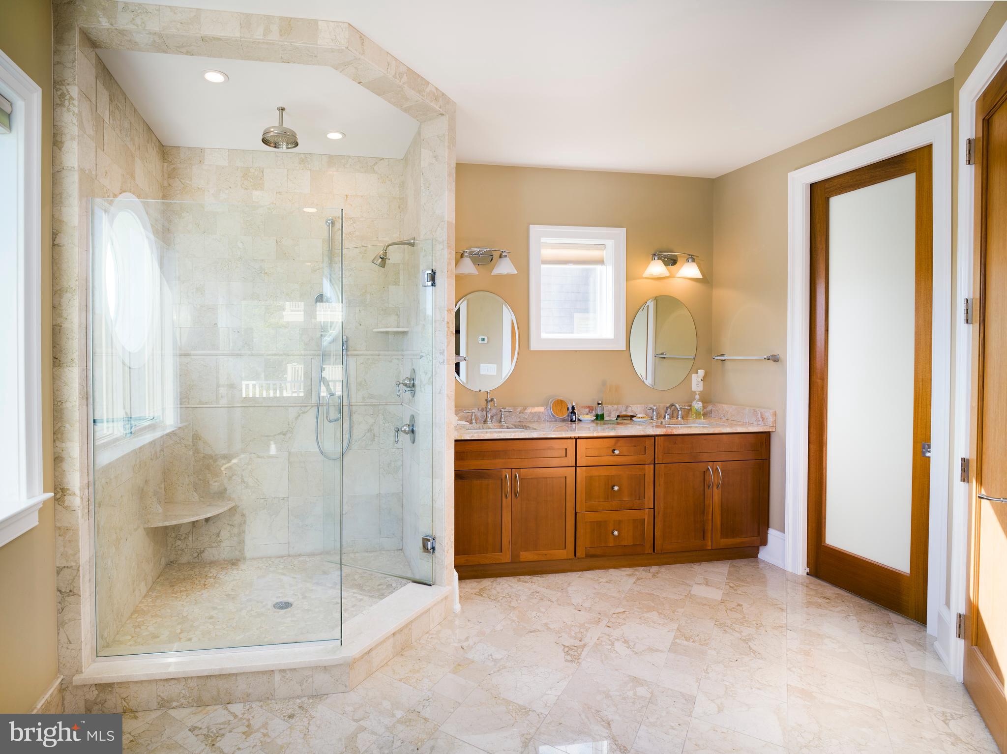 GLADWYNE - Residential