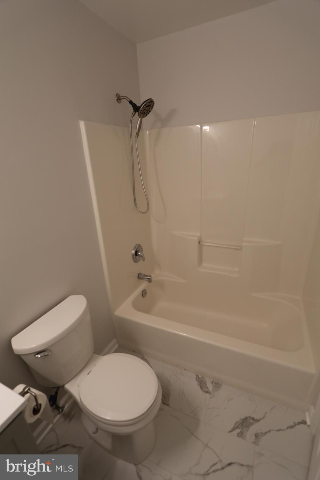 TINKERS CREEK - Residential Lease