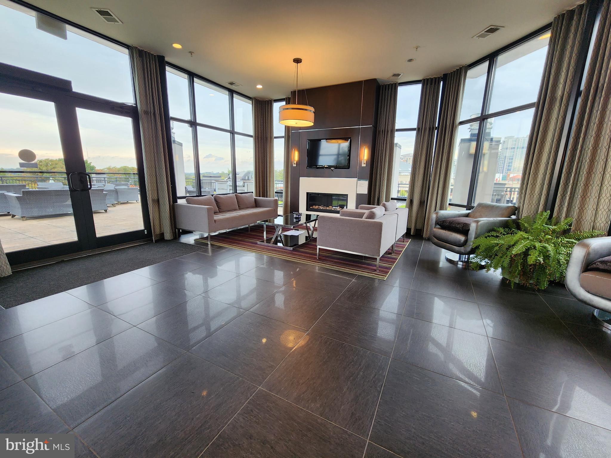 SILVER SPRING - Residential Lease