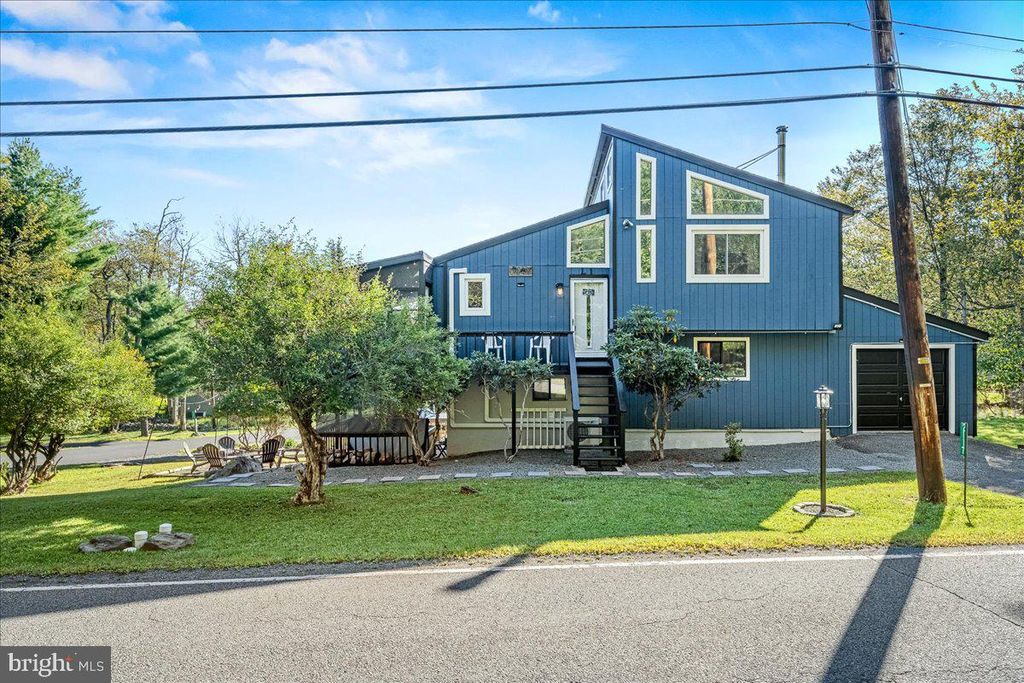 Photo of 2117 Rosemont Drive, TOBYHANNA, PA 18466 (MLS # PAMR2005602)