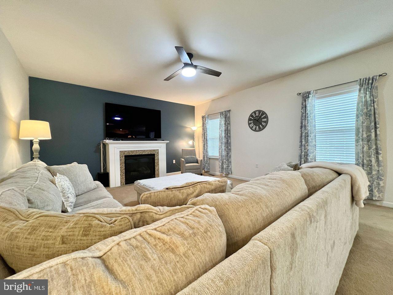 LAUREL RIDGE - Residential