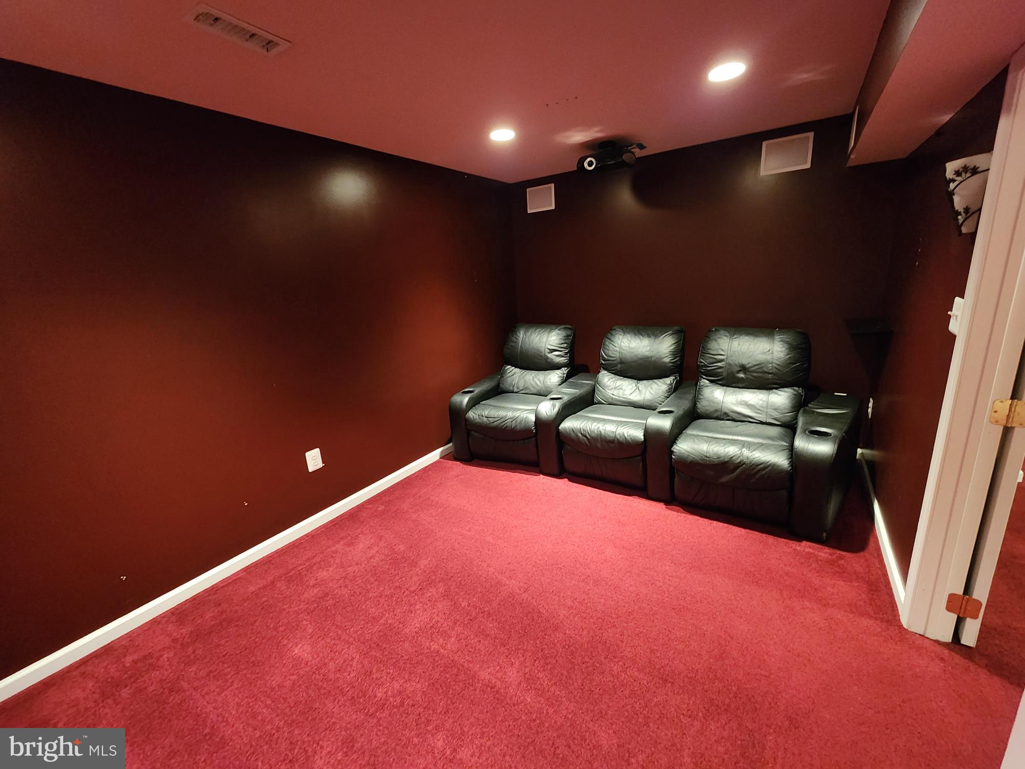 LAUREL RIDGE - Residential