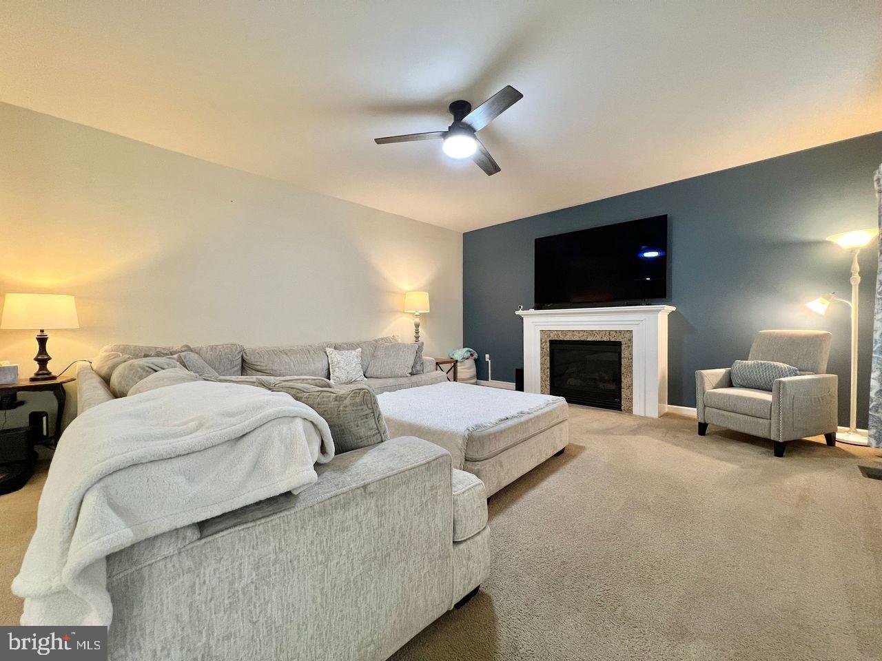 LAUREL RIDGE - Residential