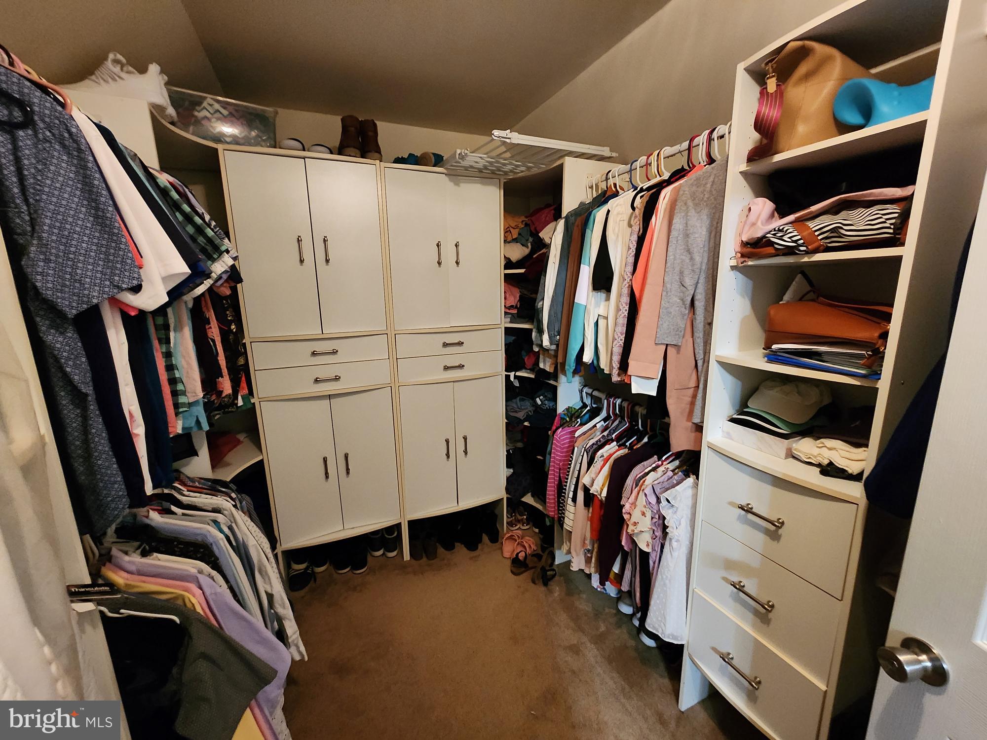 LAUREL RIDGE - Residential