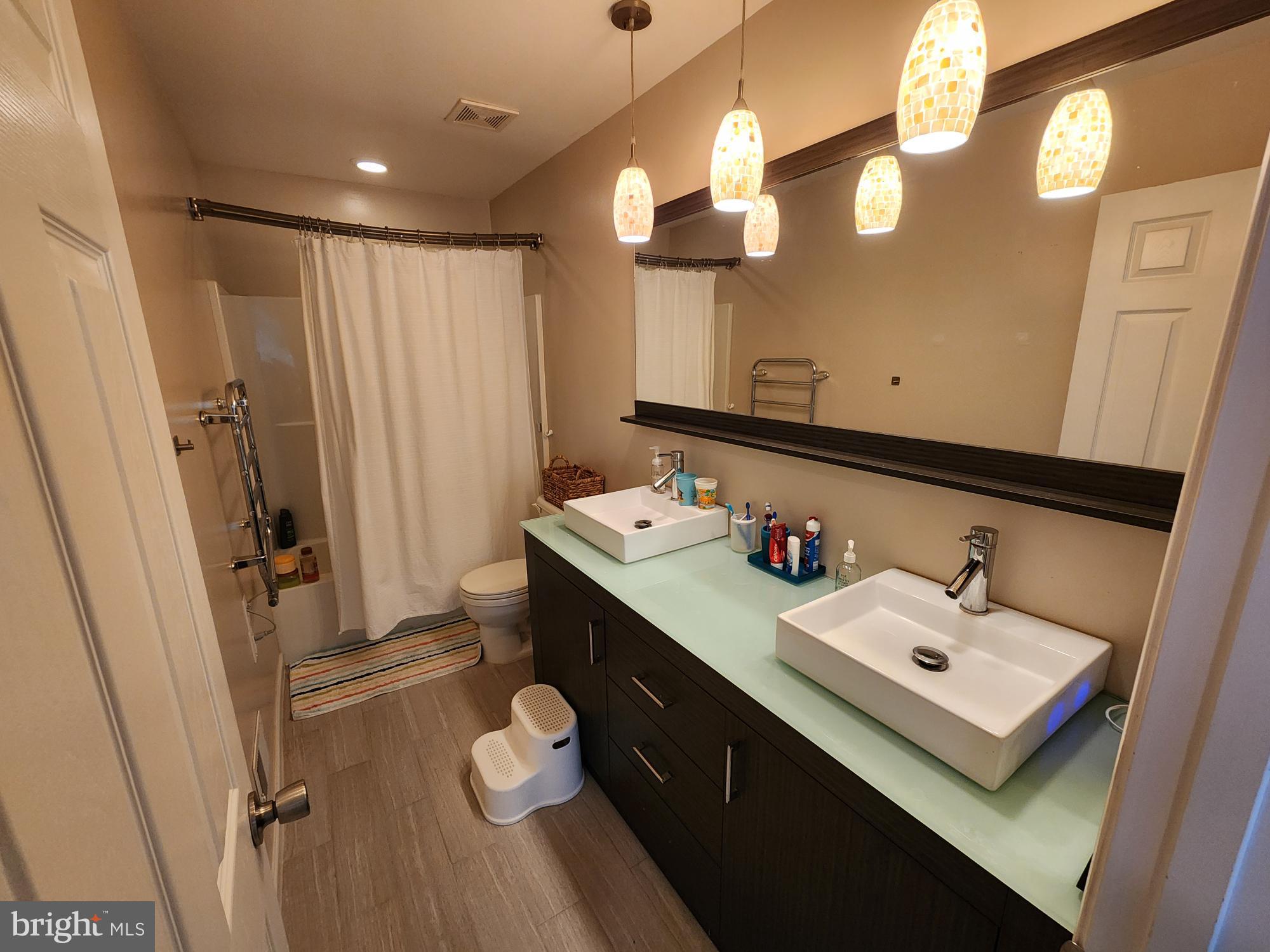 LAUREL RIDGE - Residential