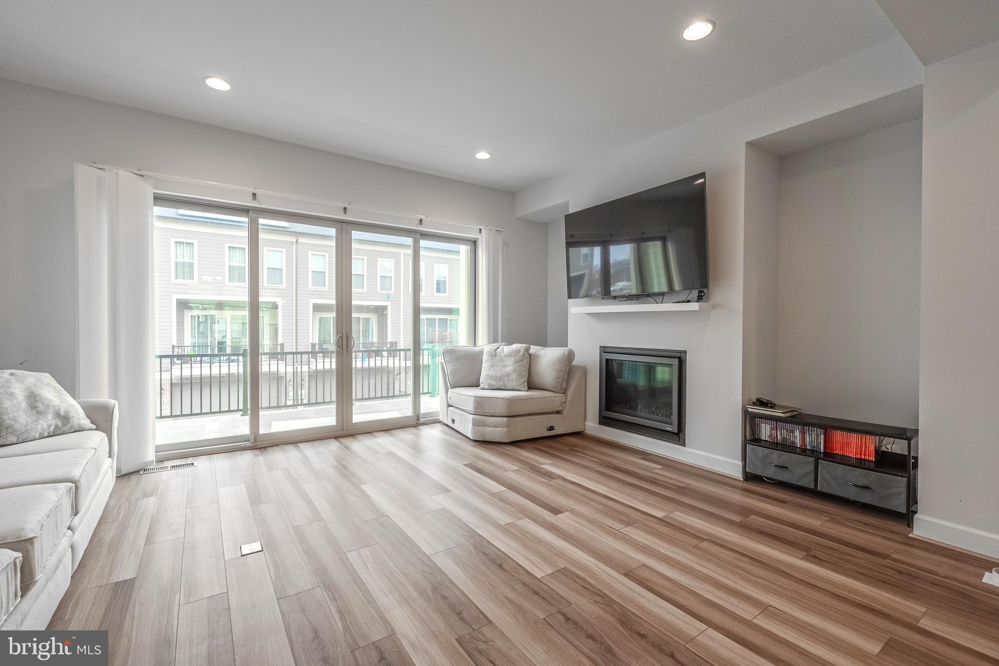 ASHBURN - Residential