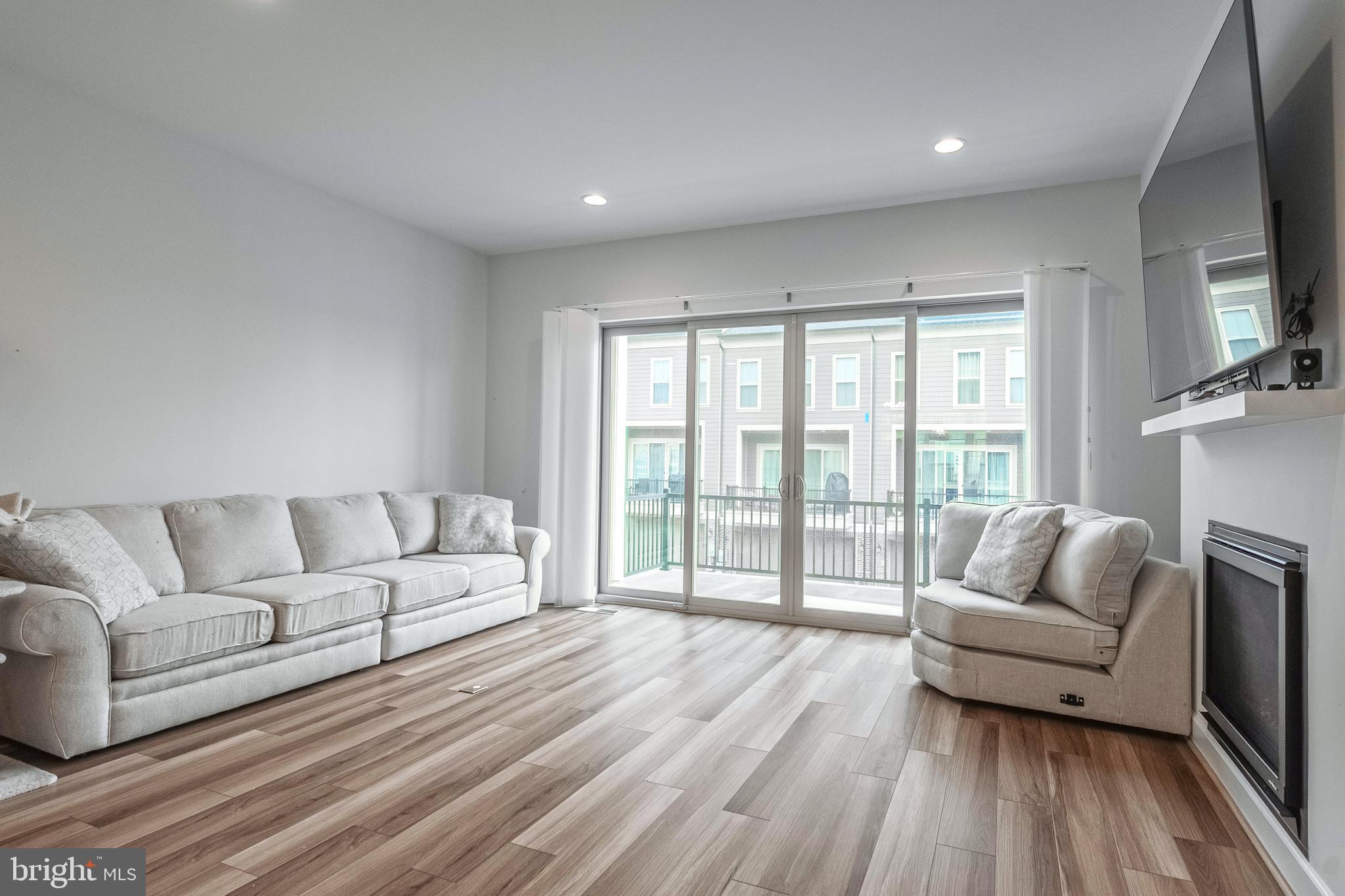 ASHBURN - Residential