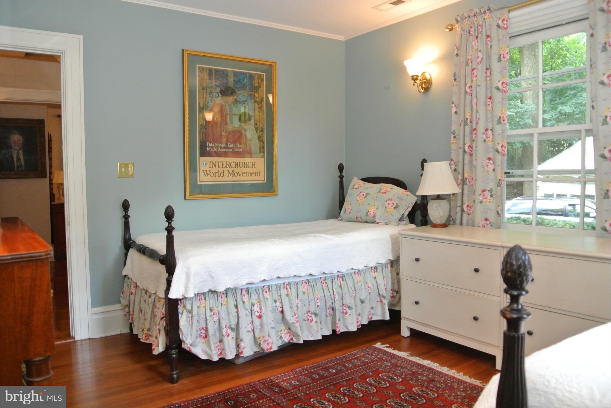 ROLAND PARK - Residential Lease