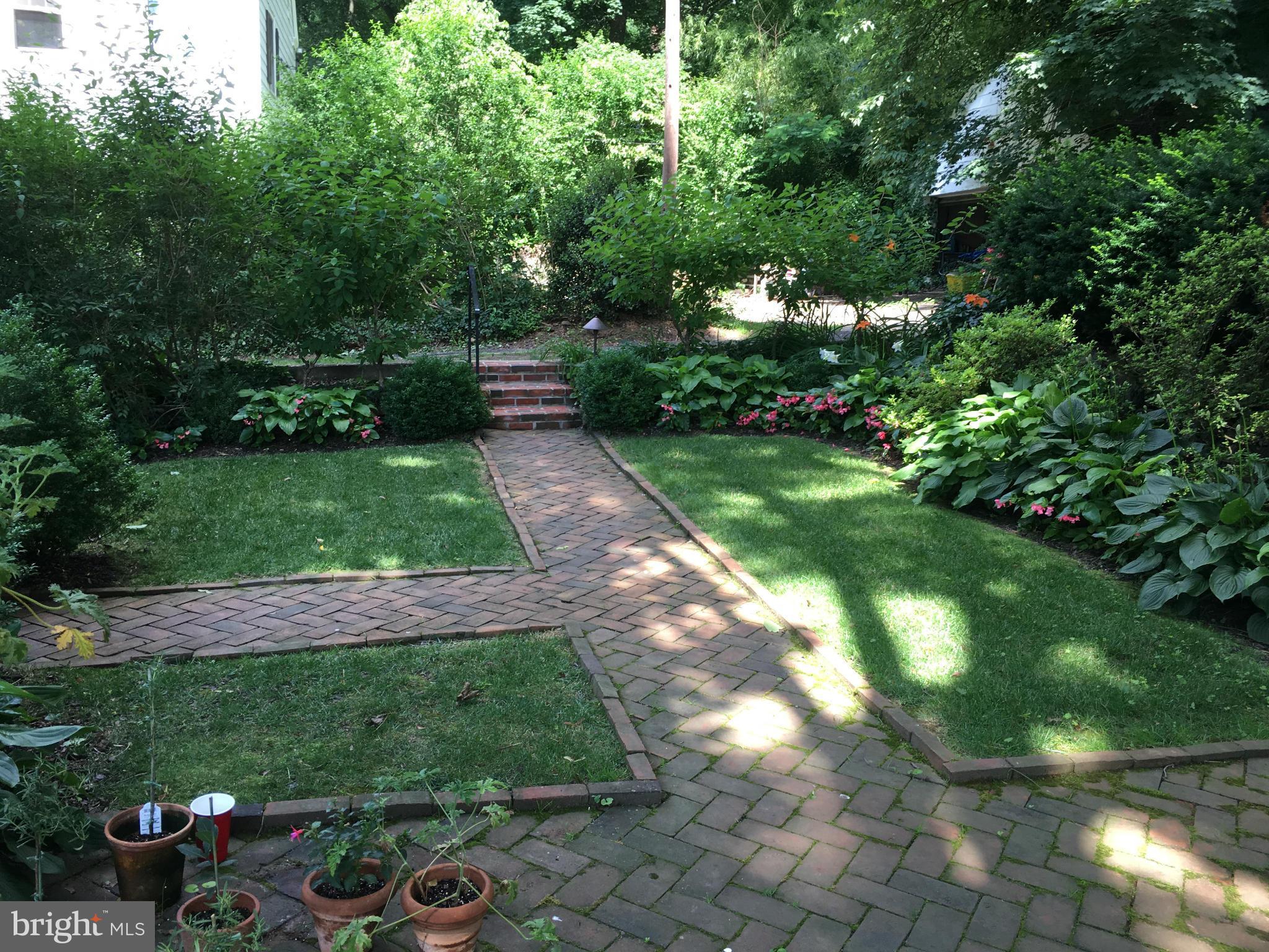 ROLAND PARK - Residential Lease