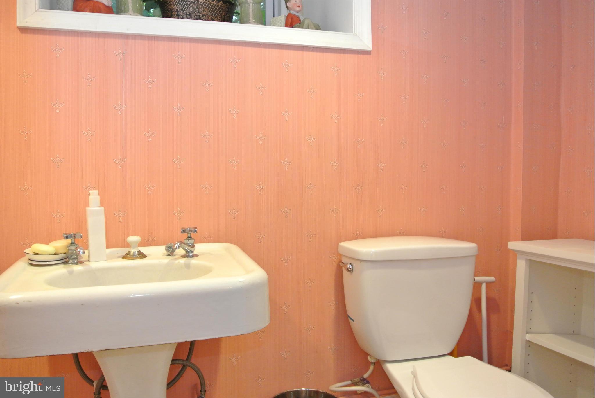 ROLAND PARK - Residential Lease