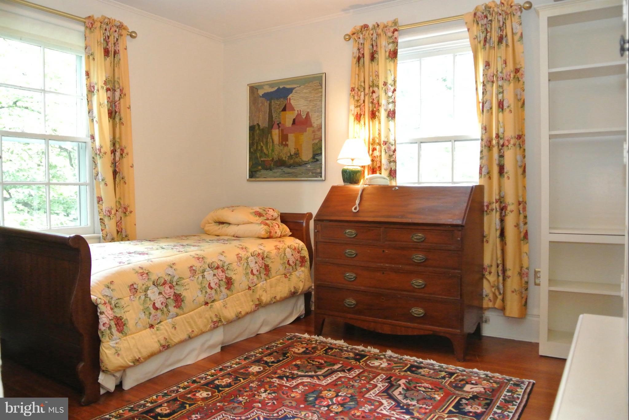 ROLAND PARK - Residential Lease