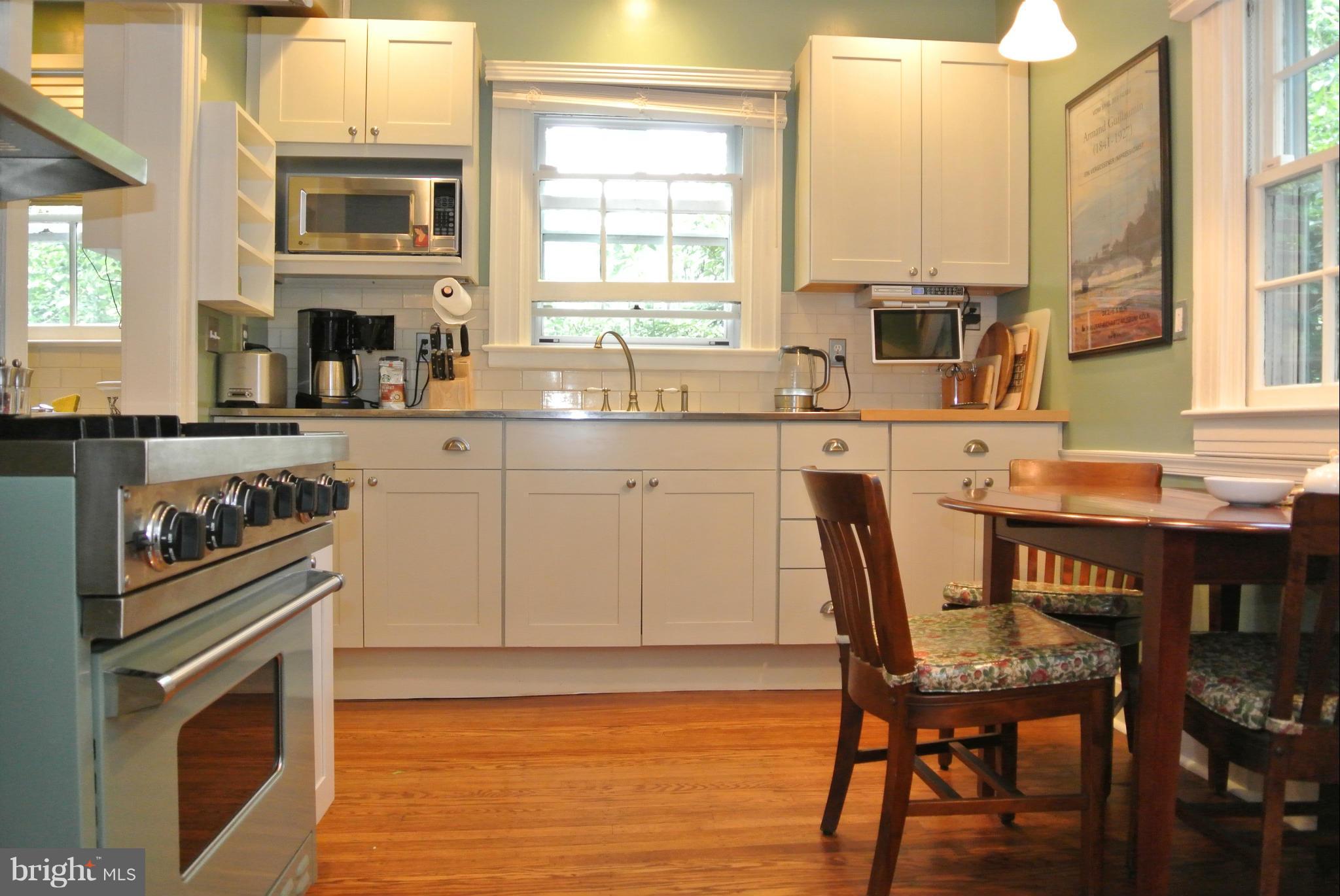 ROLAND PARK - Residential Lease