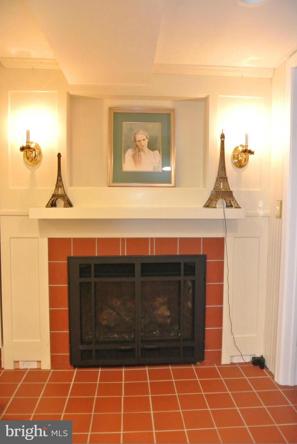 ROLAND PARK - Residential Lease