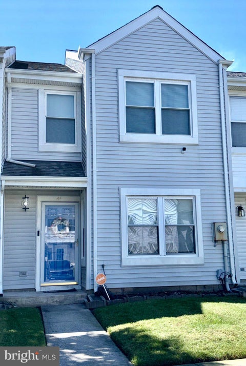 Townhouse For Sale - 41 Nakota Court<br/> MIDDLE RIVER, MD 21220