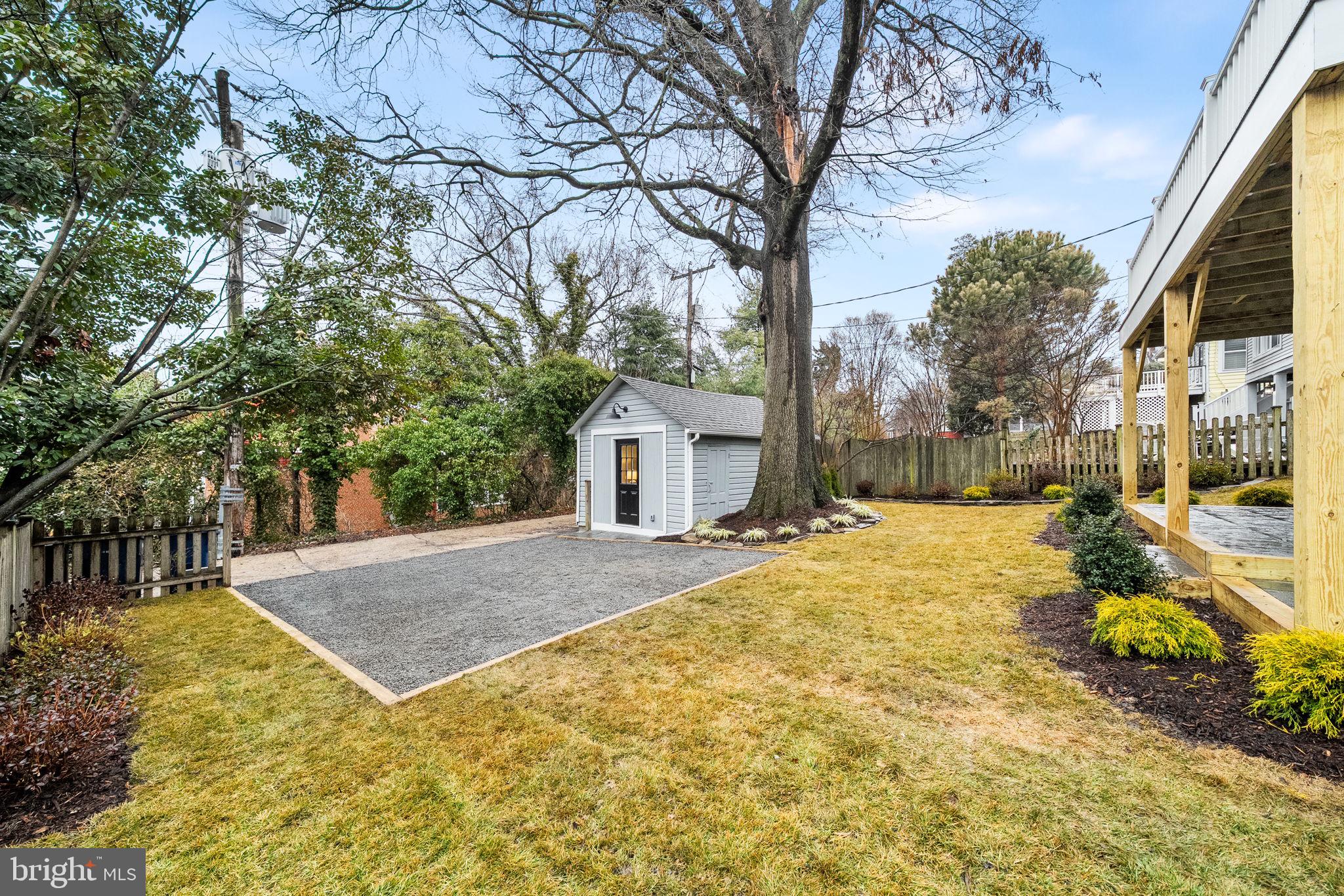 ROSEMONT PARK - Residential