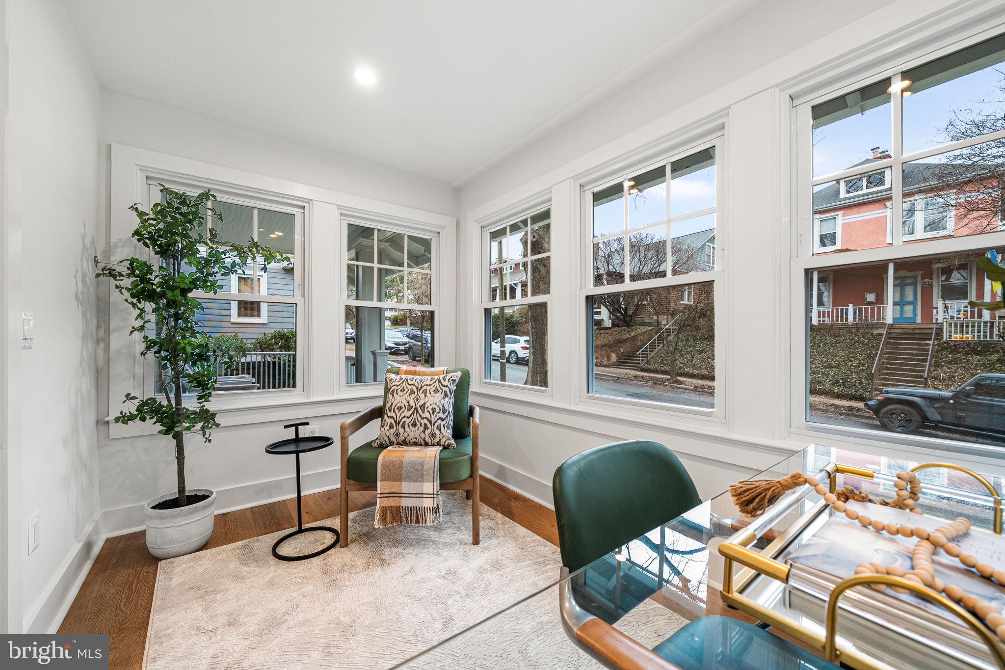 ROSEMONT PARK - Residential