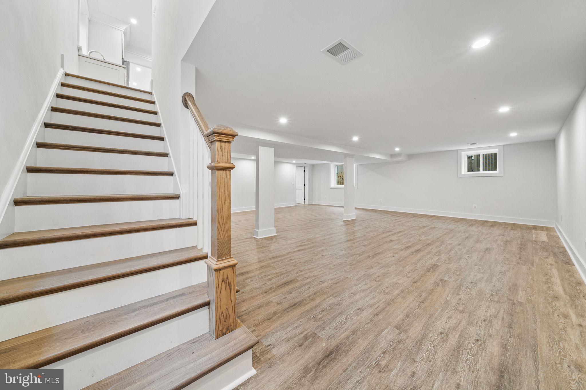 ROSEMONT PARK - Residential