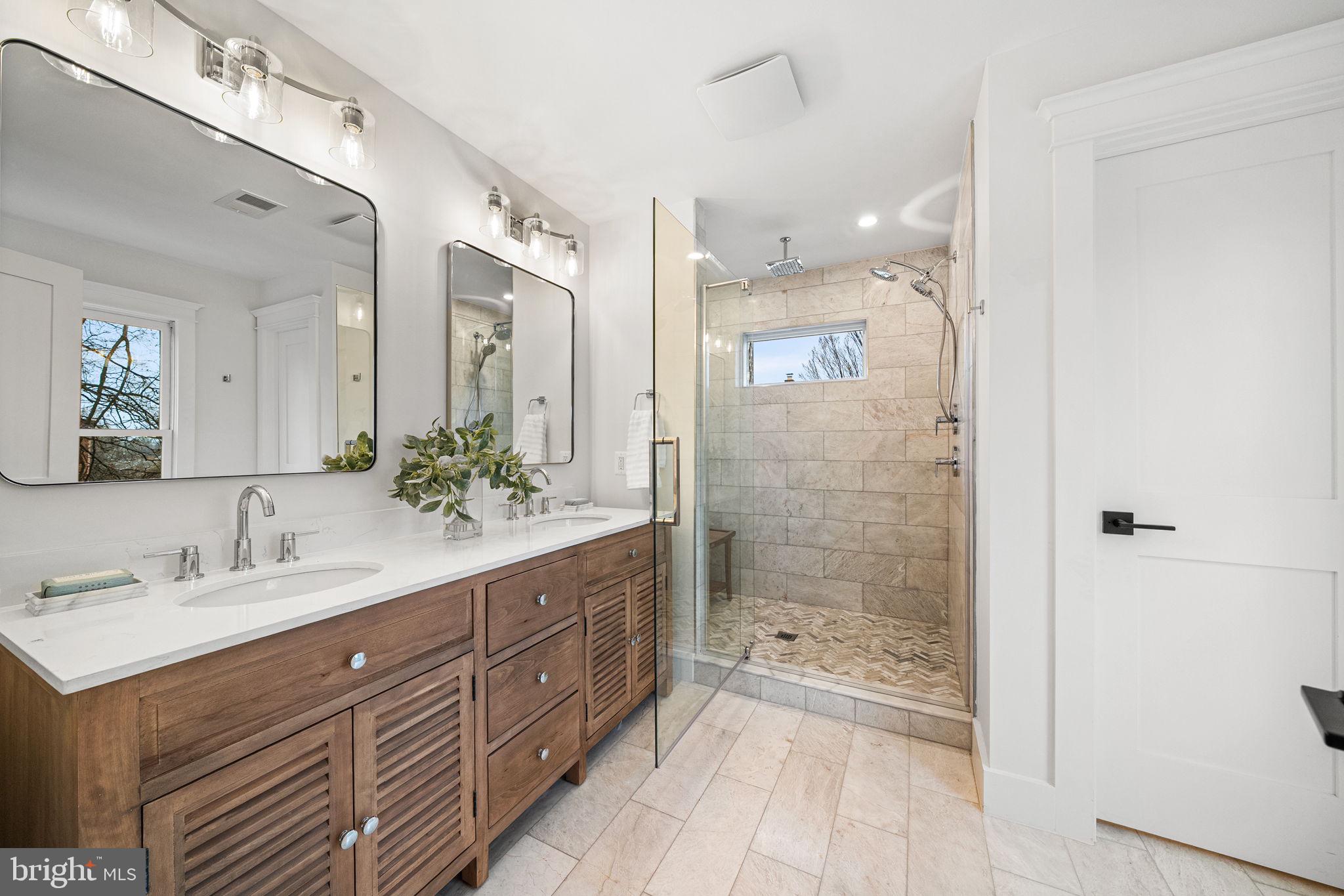 ROSEMONT PARK - Residential