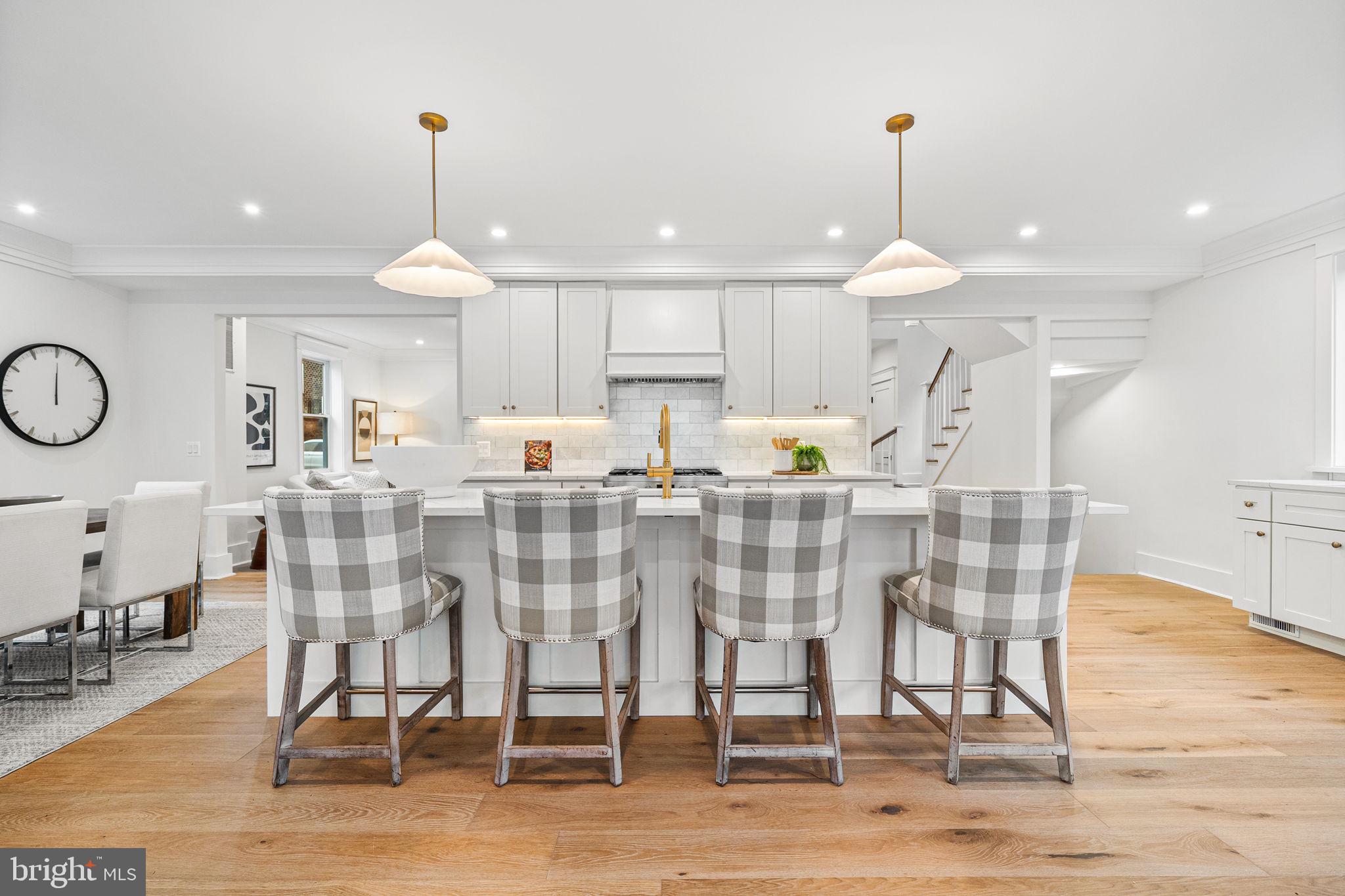 ROSEMONT PARK - Residential