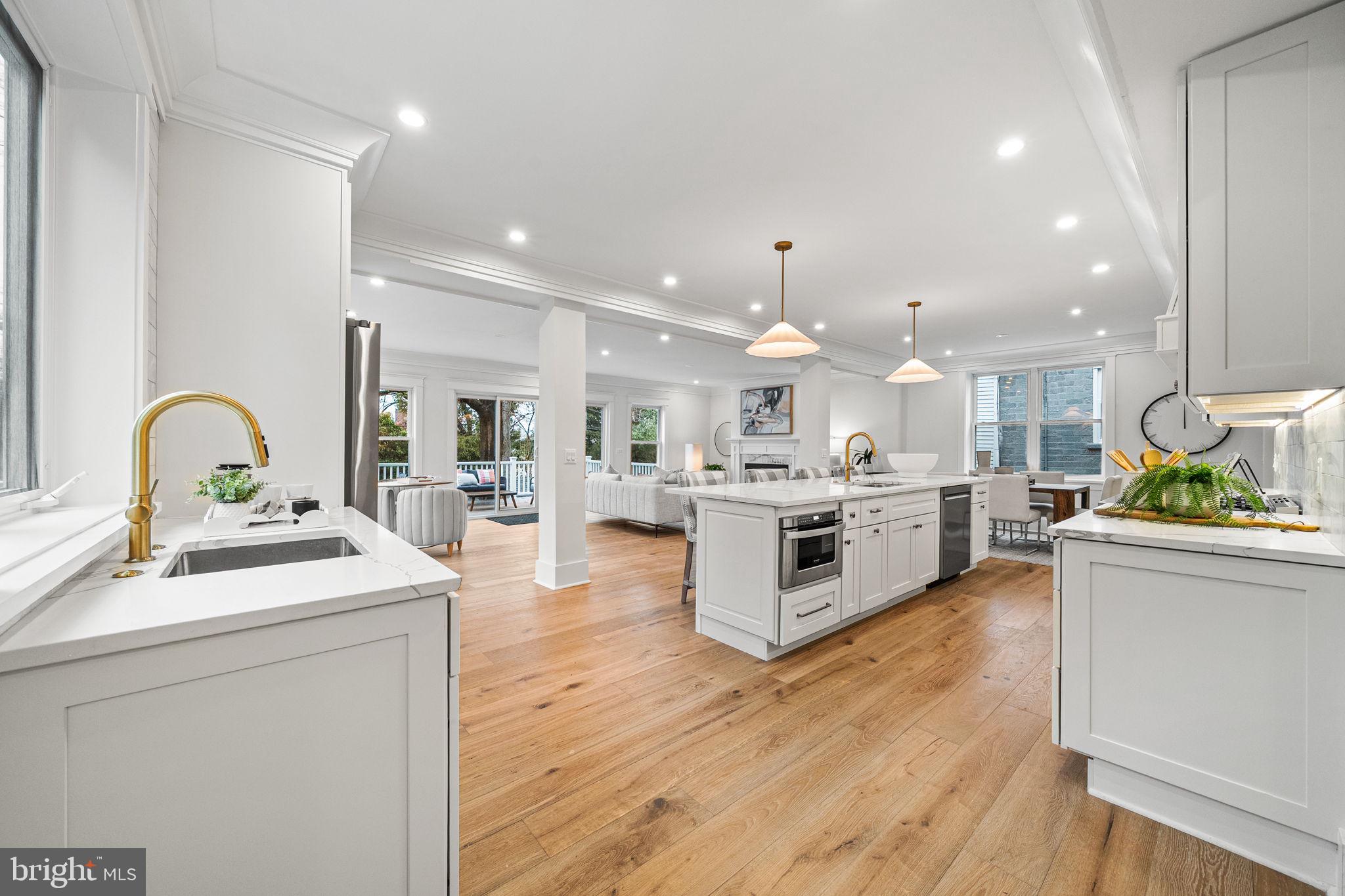 ROSEMONT PARK - Residential