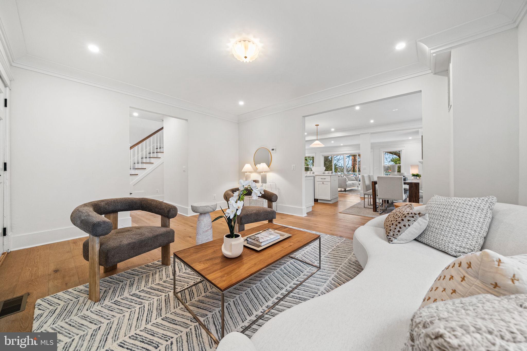 ROSEMONT PARK - Residential