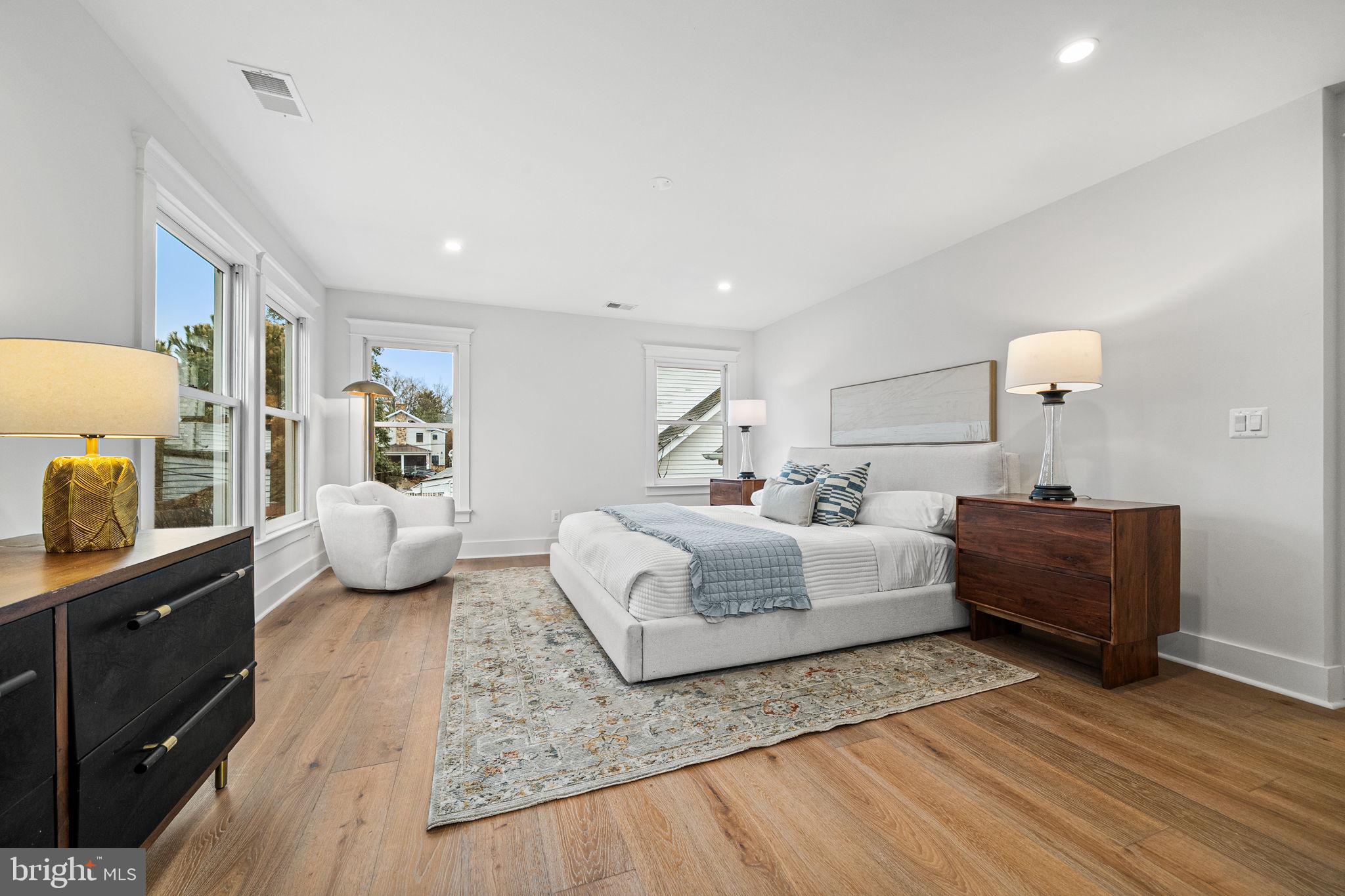 ROSEMONT PARK - Residential