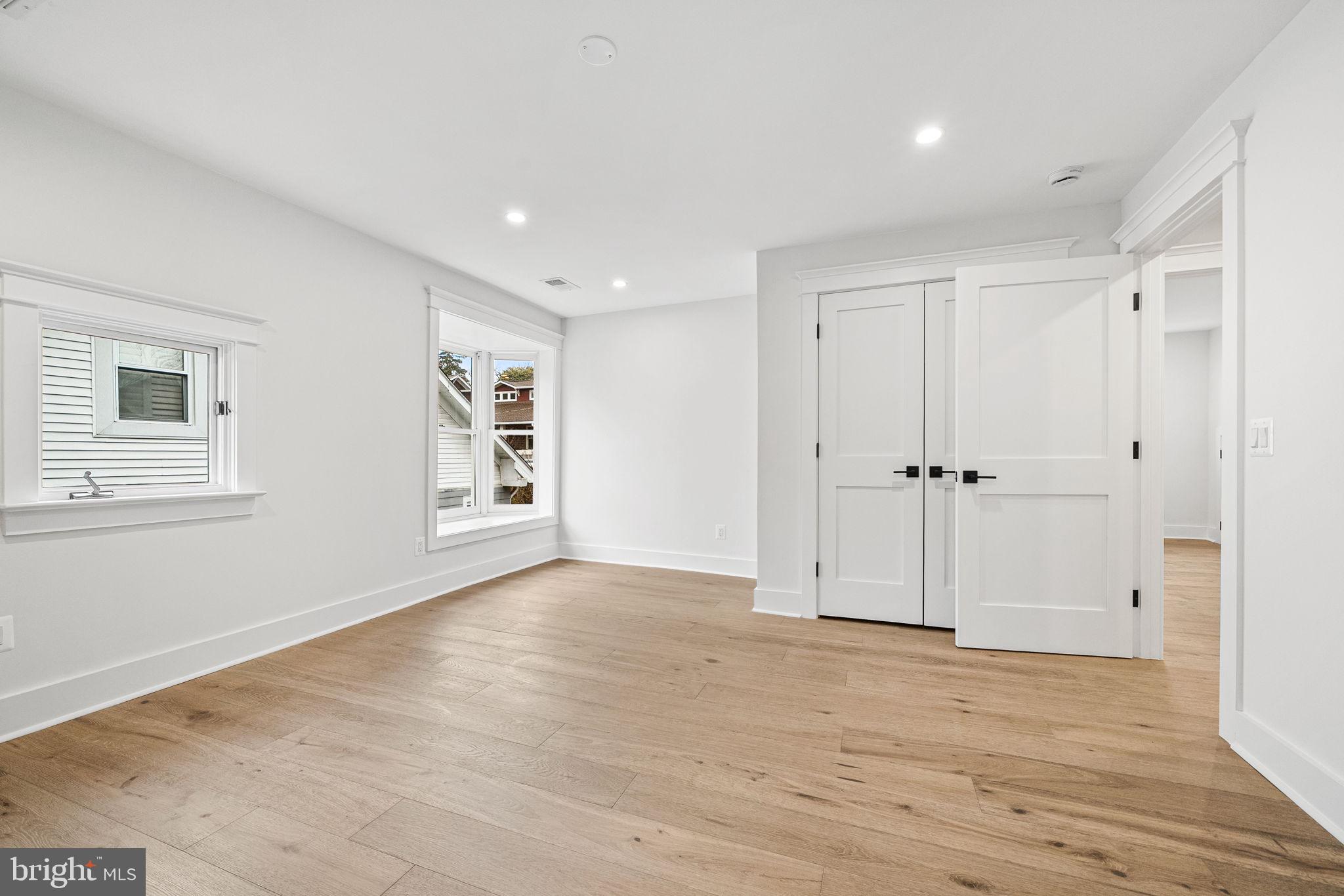 ROSEMONT PARK - Residential