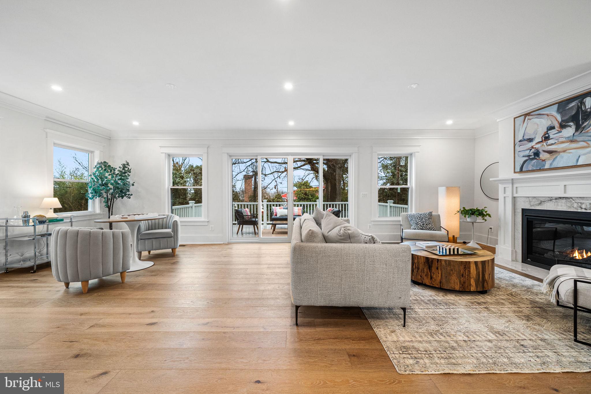 ROSEMONT PARK - Residential